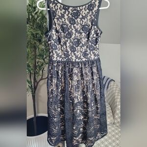 Maggy London Floral Lace Dress Size 2